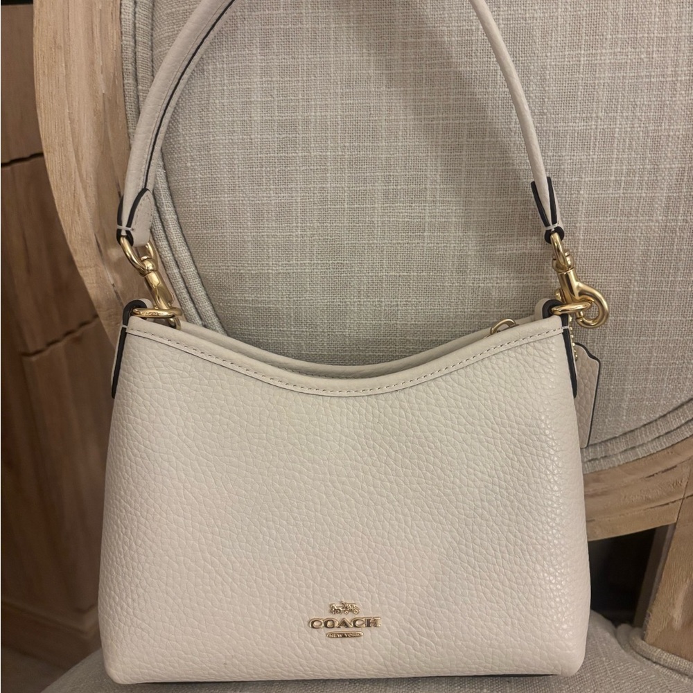 Coach White Leather Shoulder Bag with Gold Hardware - Picture 6 of 9